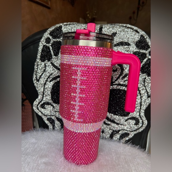 💎🩷NWT-HYDRAPEAK LIMITED ADDITION 40oz PINK BLING FOOTBALL TUMBLER💎🩷 - Picture 4 of 10